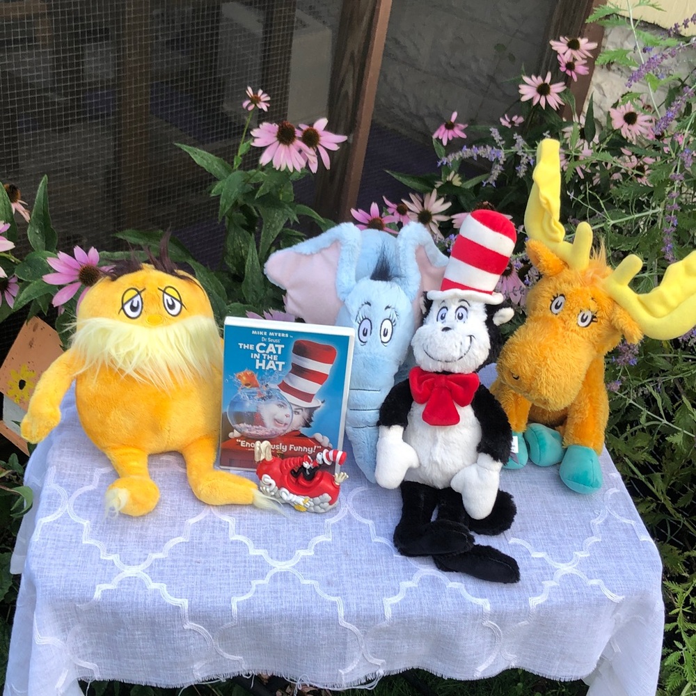 DR SEUSS lot of 4 stuffed plush toys, plastic rolling toy & Cat in the Hat DVD